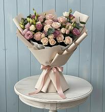Букет цветов из:  Розы и Лизиантусы в Голиково