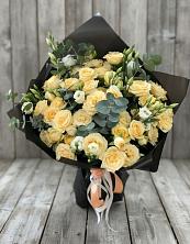 Букет цветов из:  Розы и Лизиантусы в Голиково