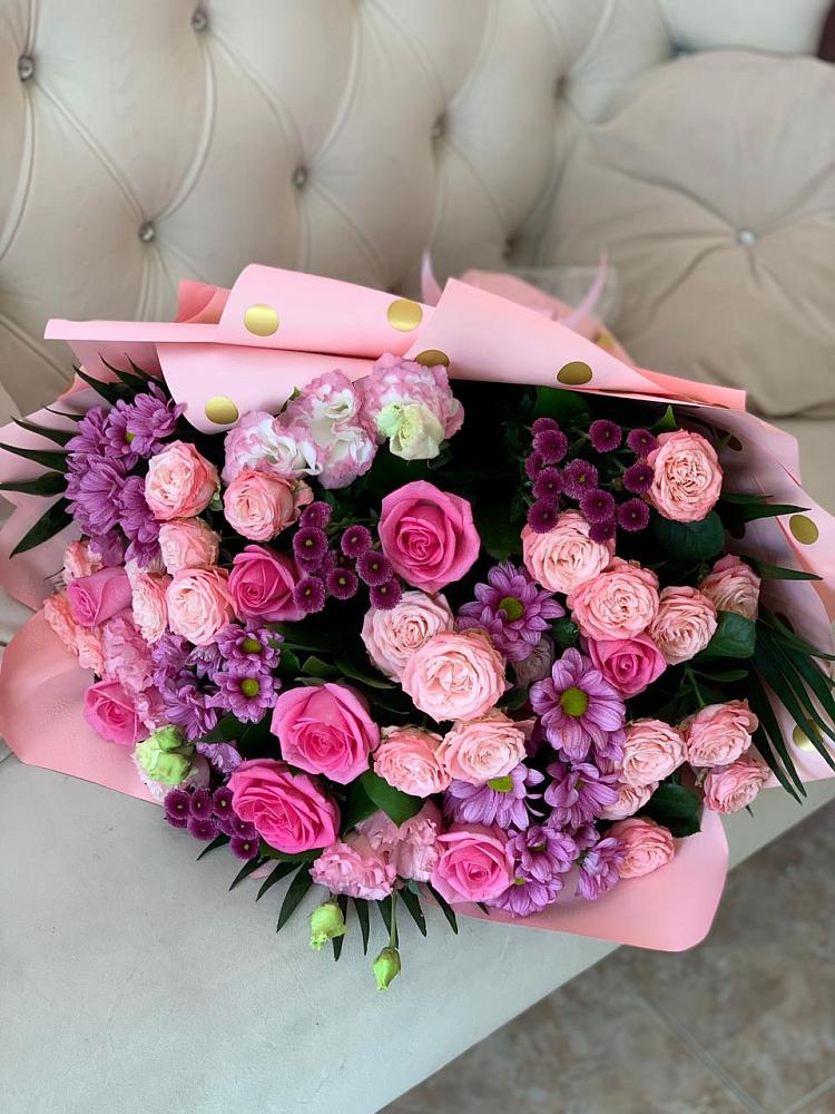 Букет цветов из: Хризантемы, Розы и Лизиантусы в Голиково