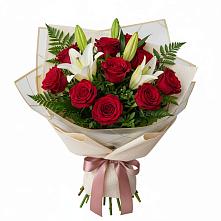Букет цветов из:  Лилии и Розы в Голиково
