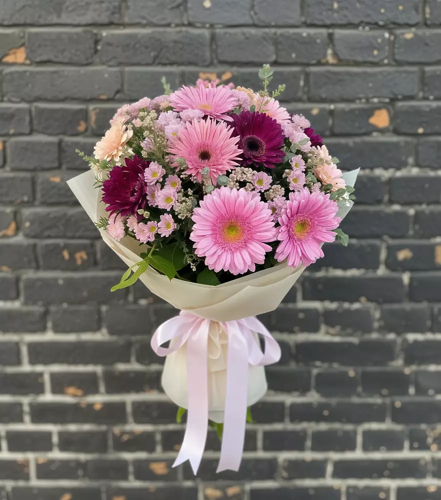 Букет цветов из: Герберы и Хризантемы в Голиково