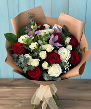 Букет цветов из:  Розы и Альстромерии в Голиково