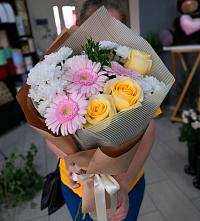 Букет цветов из:  Герберы, Розы и Хризантемы в Голиково
