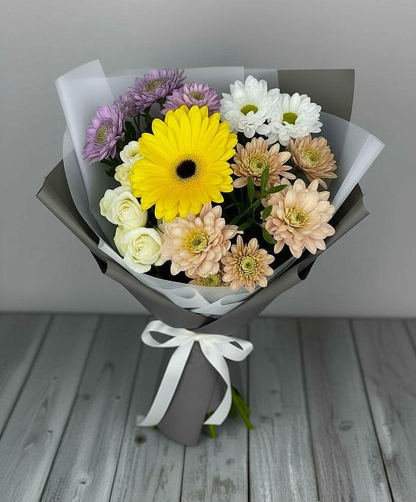 Букет цветов из: Розы, Герберы и Хризантемы в Голиково