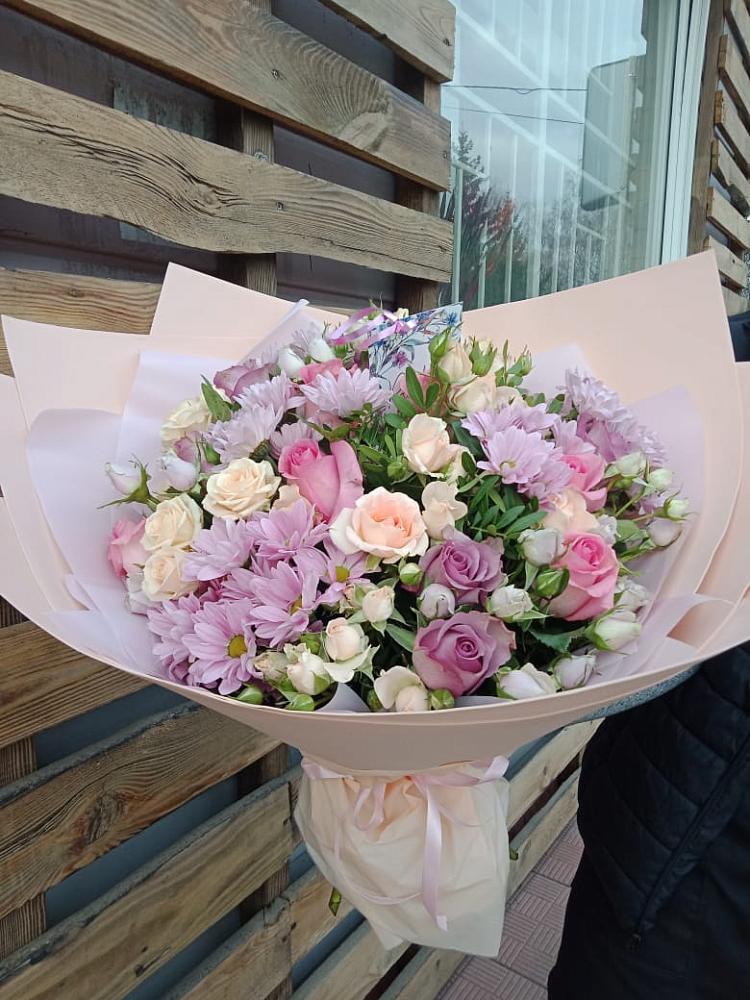 Букет цветов из: Розы и Хризантемы в Голиково