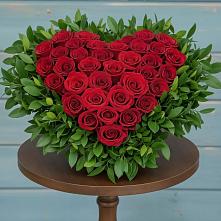 Цветочная композиция из Розы в виде сердца в Голиково