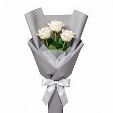 Букет 3 белые розы в Голиково