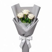 Букет 3 белые розы в Голиково