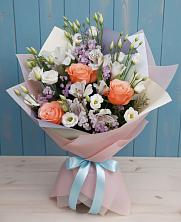 Букет цветов из:  Лизиантусы, Розы, Альстромерии и Гипсофила в Голиково