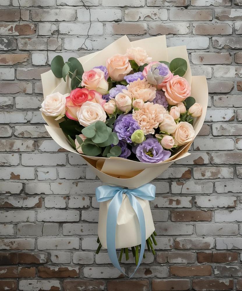 Букет цветов из: Розы, Лизиантусы и Гвоздики в Голиково