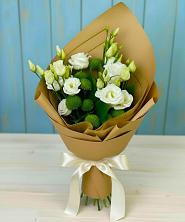 Букет цветов из:  Хризантемы и Лизиантусы в Голиково