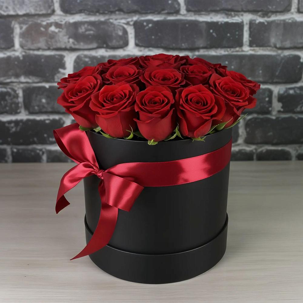 Цветочная композиция из Розы в шляпной коробке в Голиково