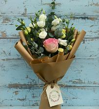 Букет цветов из:  Розы и Лизиантусы в Голиково