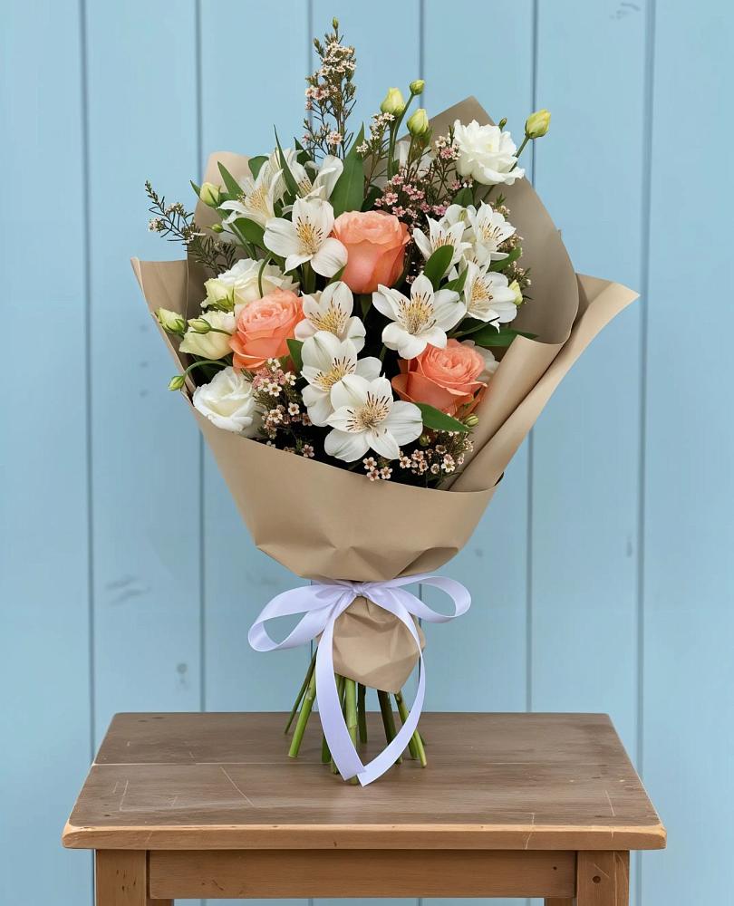 Букет цветов из: Альстромерии, Лизиантусы, Розы и Хризантемы в Голиково