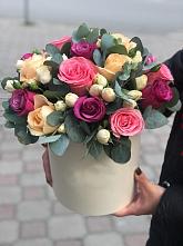 Цветочная композиция из Розы в шляпной коробке в Голиково
