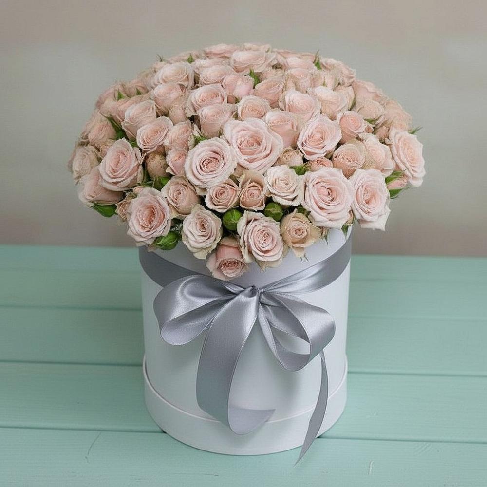 Цветочная композиция из Розы в шляпной коробке в Голиково